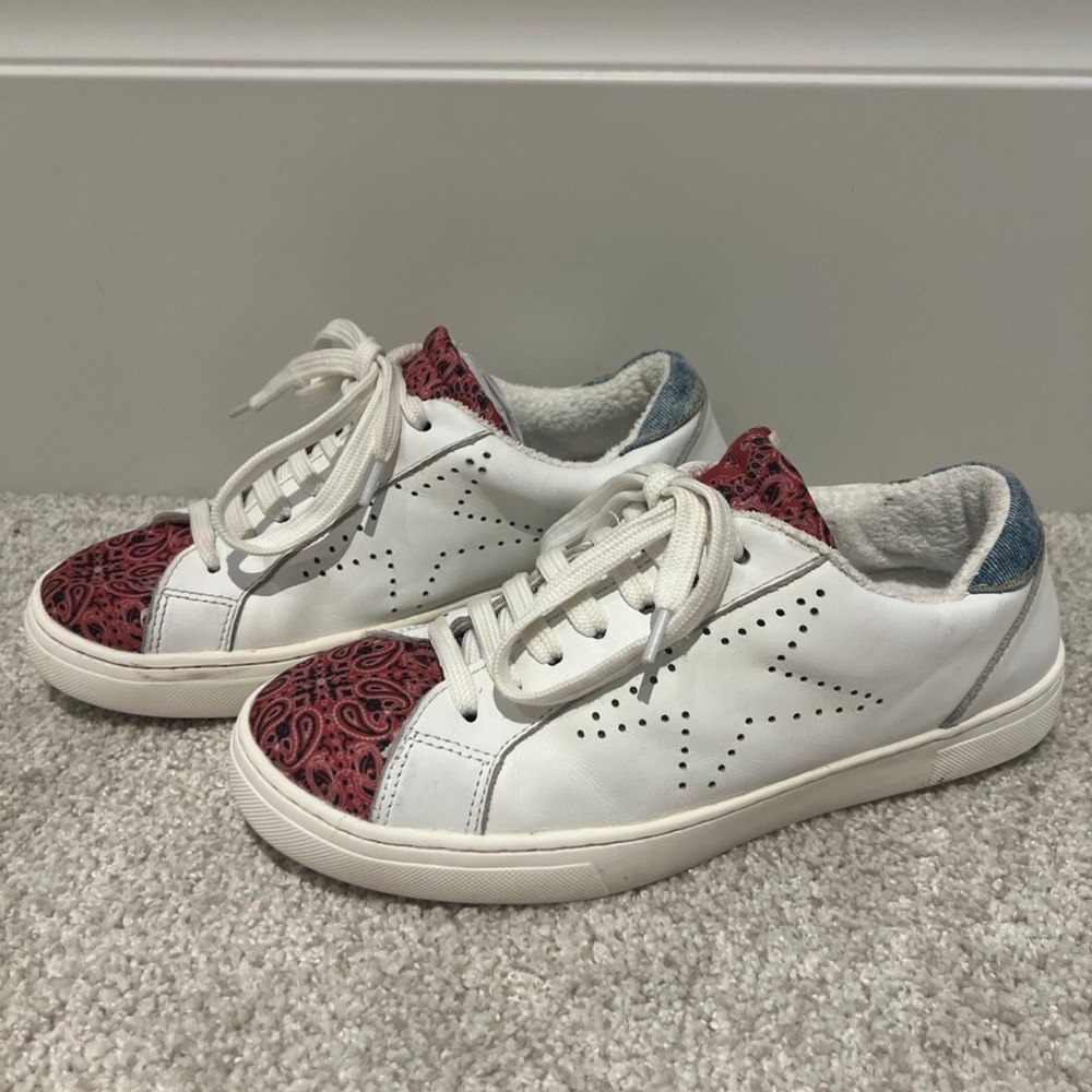 Steve Madden white leather Rezume Sneakers with star detail size women’s 7.5